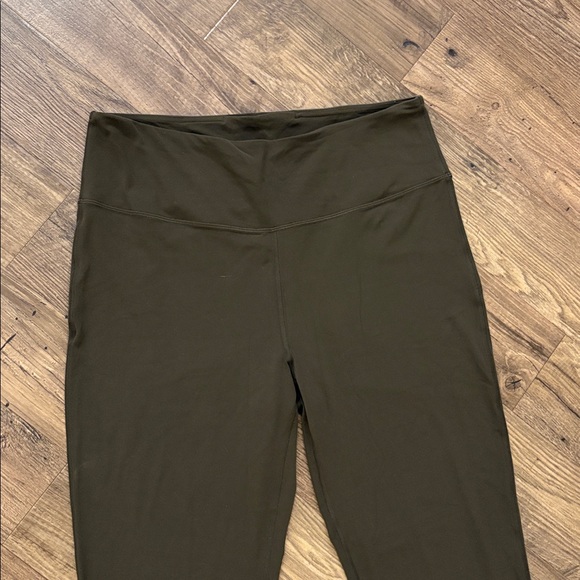 Lululemon Groove Super-High-Rise Flared Pant Nulu size 16 green - Picture 5 of 9